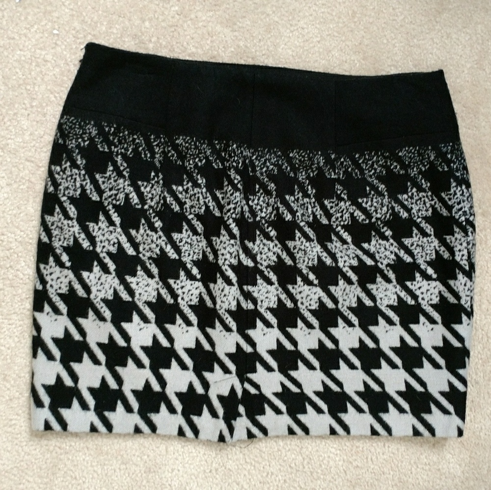 The Limited houndstooth skirt